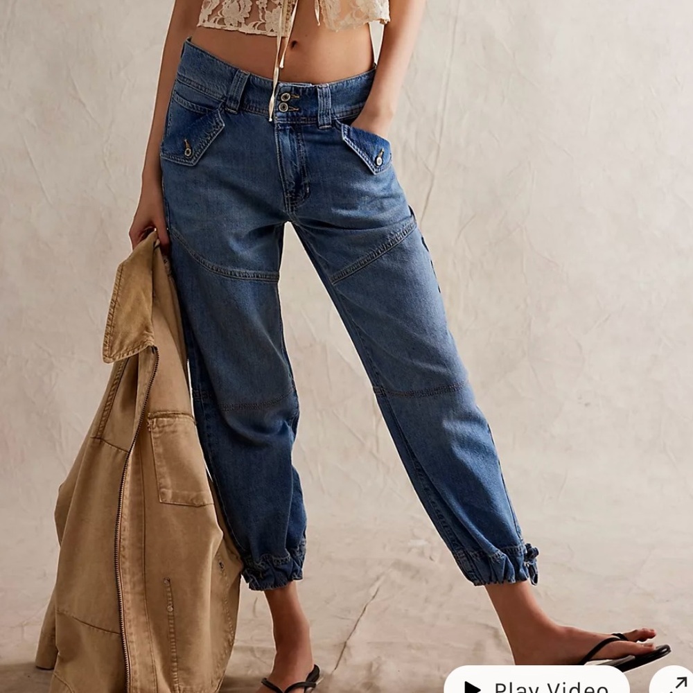 Free People/We the Free Bonita Cargo Slim Crop Jeans in Streetwise Size 30. NWT